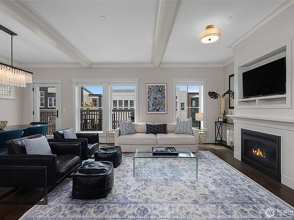 3rd image of 219 Market Street