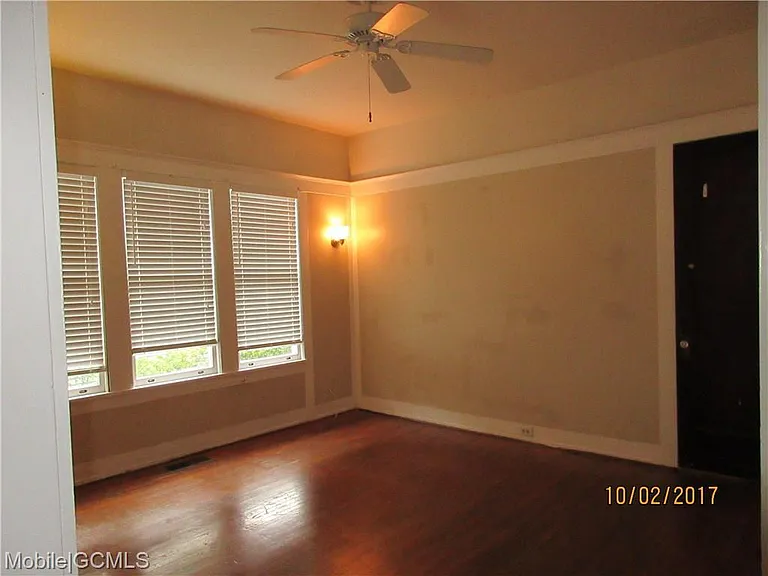 1576 Dauphin St — Photo 7