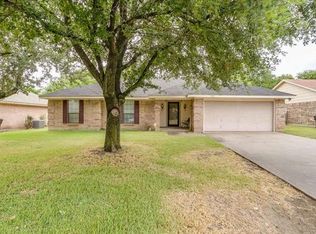 1216 Sandstone Dr, Cleburne, TX 76033