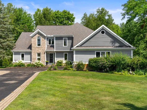 5440 Ridge Trl N, Clarkston, MI 48348