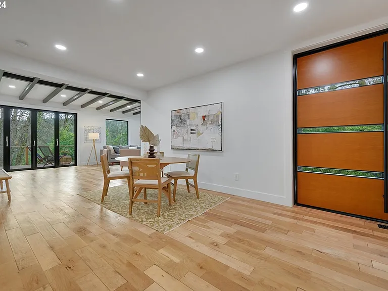 1403 SW Broadway Dr — Photo 17