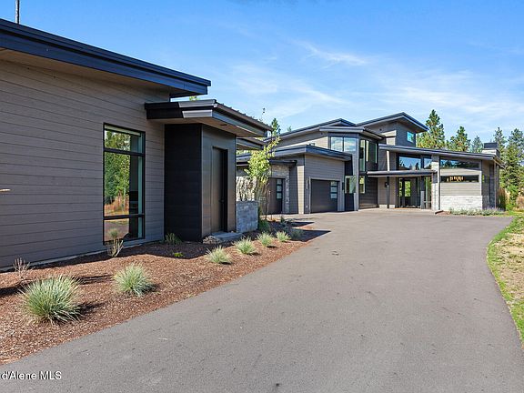 3rd image of 2661 E Lower Pasture Rd