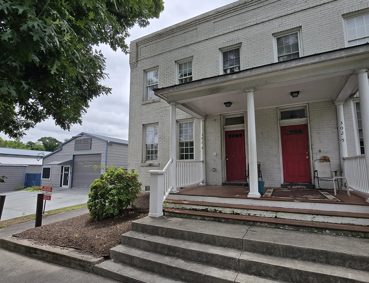 3 bed, 1.5 bath, 1400 sqft, $1,295 — Photo 1