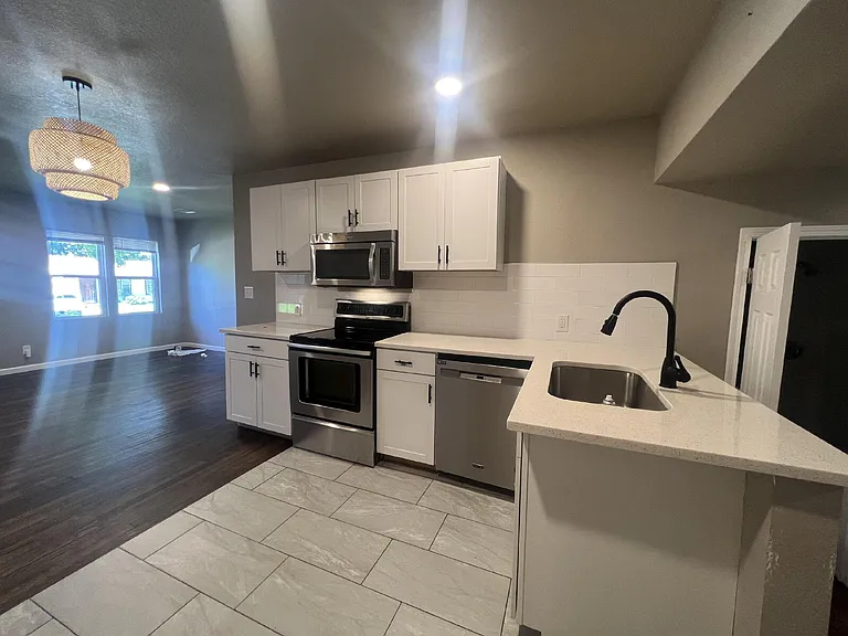 4936 E Haskell Pl — Photo 17