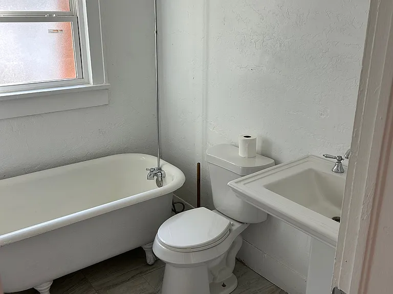 738 W Maple Ave #A — Photo 7