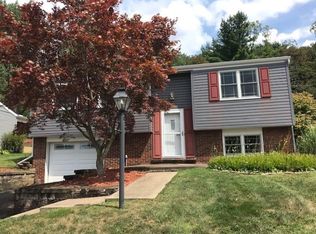 555 Catskill Dr, Pittsburgh, PA
