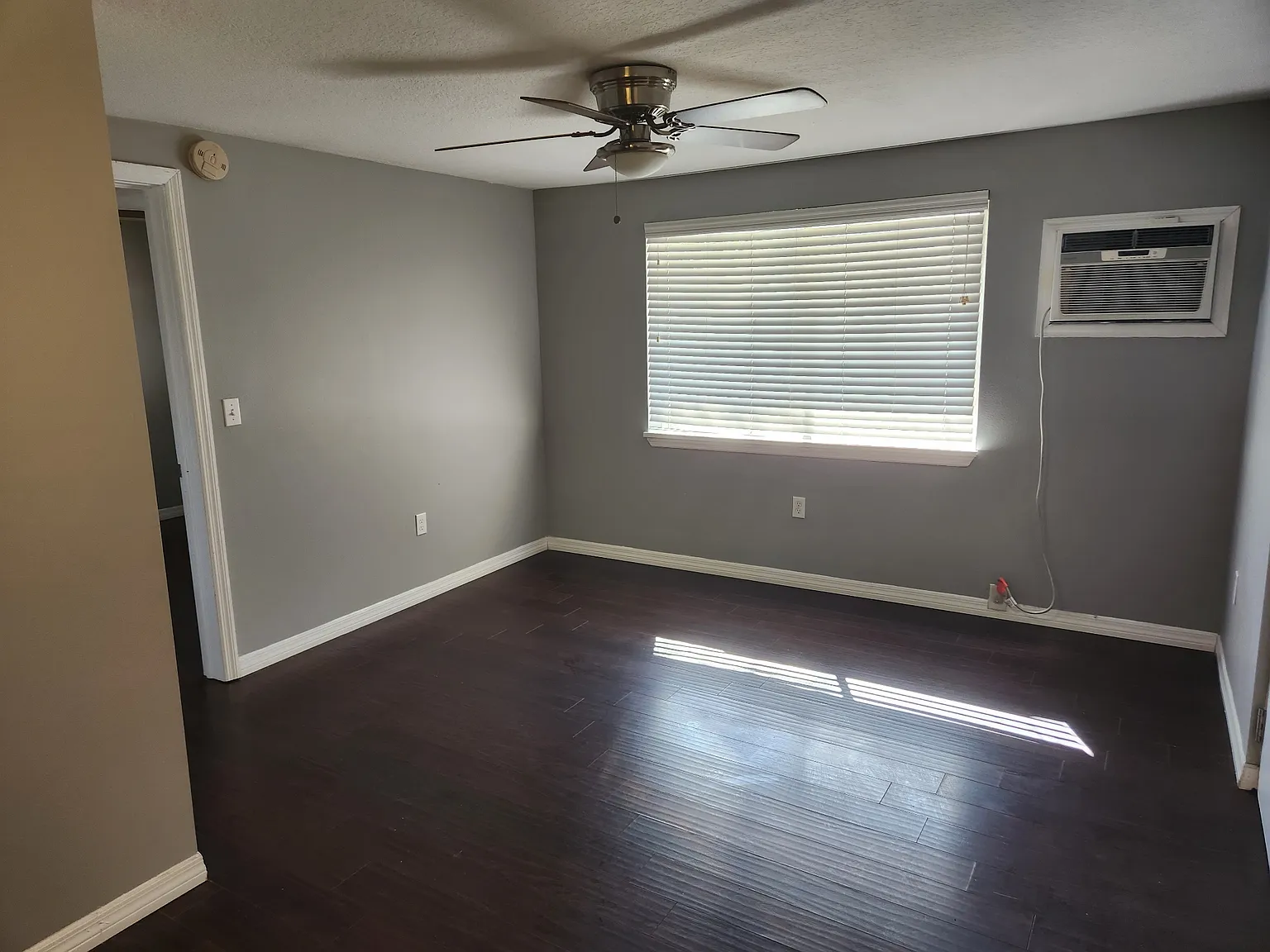 1 bed, 550 sqft, $1,275 — Photo 3