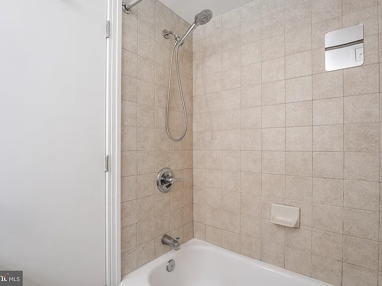 800 4th St SW #S418 — Photo 15
