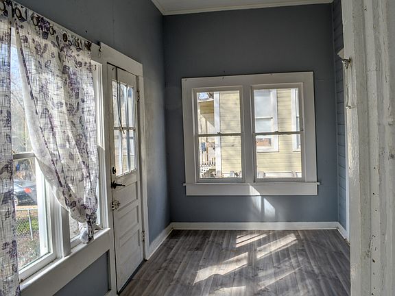5th image of 2416 Highland Ave