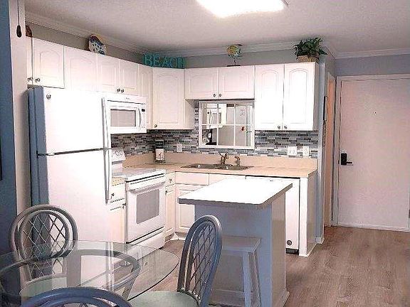 5th image of 400 Plantation Rd #2115