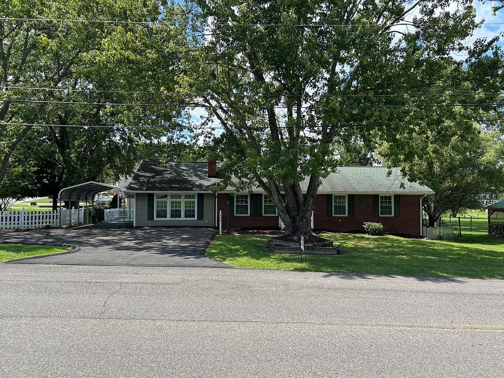 909 Forest Ave - Property Image