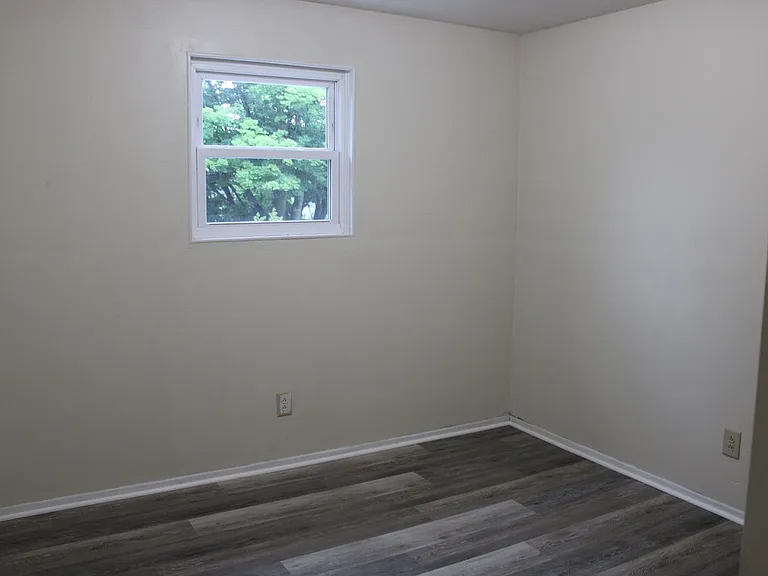 875 Fairview Ave — Photo 10