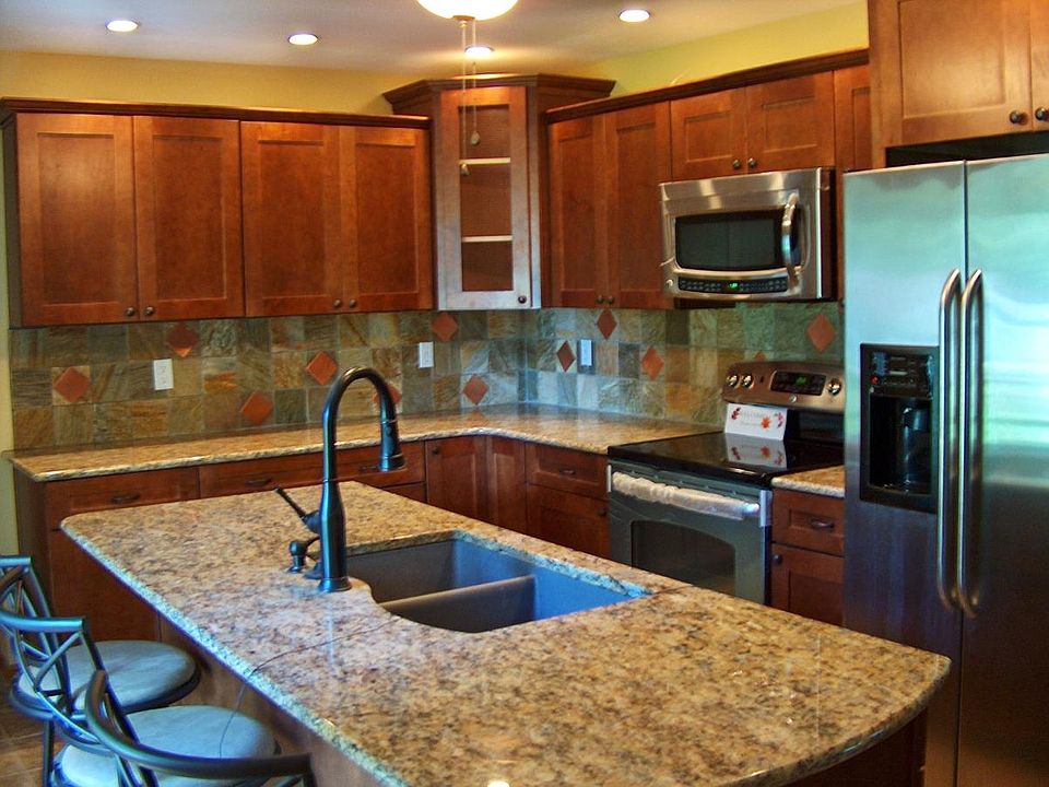 All New Kitchen w/ SS Appliances