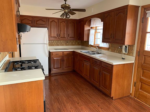 5th image of 9633 S Kenton Ave