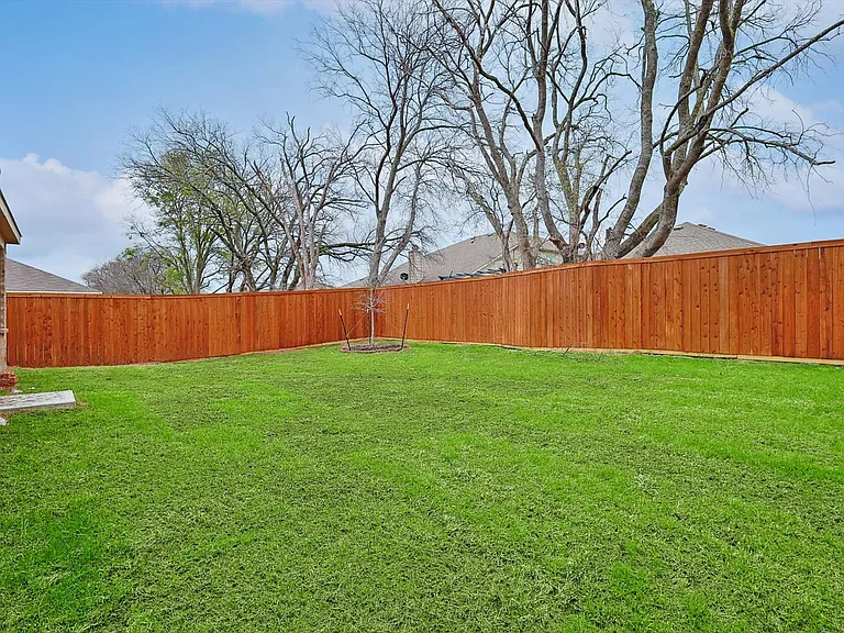 1312 Claireborne Ct — Photo 2