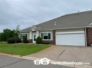 5815 Prairie Ridge Dr, Shoreview, MN 55126