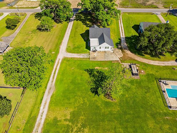 3rd image of 634 Brule Guillot Rd