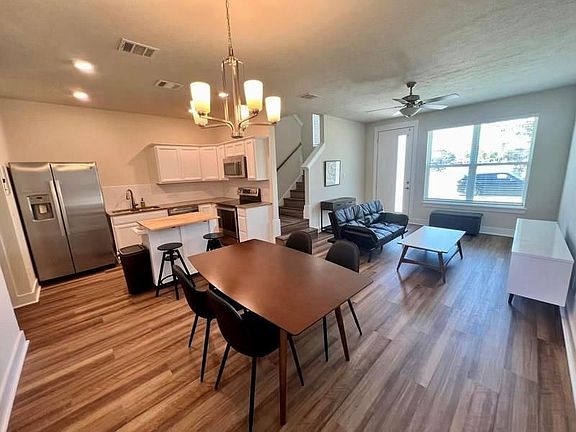 2nd image of 2413 Chinook Way