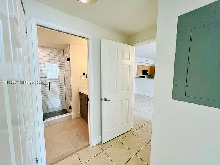 8000 N Nob Hill Rd #204 — Photo 5