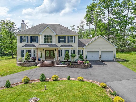 2nd image of 802 Rose Valley Road
