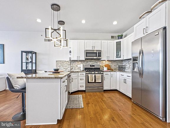 4th image of 1211 Mount Vernon St #2