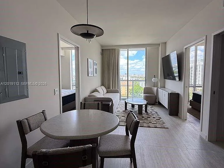 1611 SW 2nd Ave #911 — Photo 7