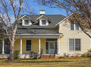 811 S Cherry St, Seneca, SC 29678