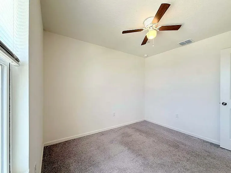 2068 Kentucky Rd — Photo 38