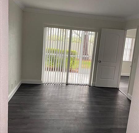 2nd image of 1518 SE Royal Green Cir