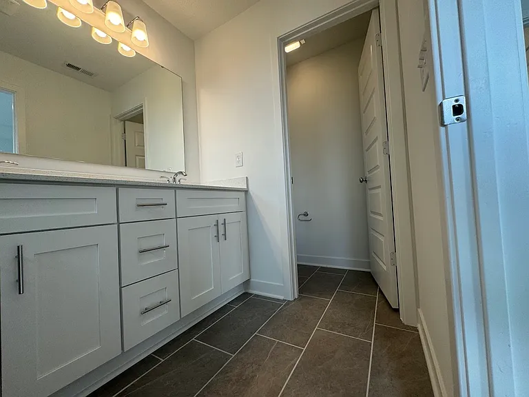 13847 Gatsby Dr — Photo 94