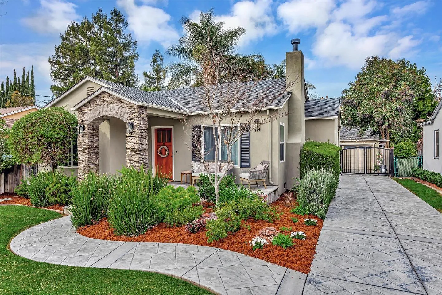 745 Willow Glen Way photo 1