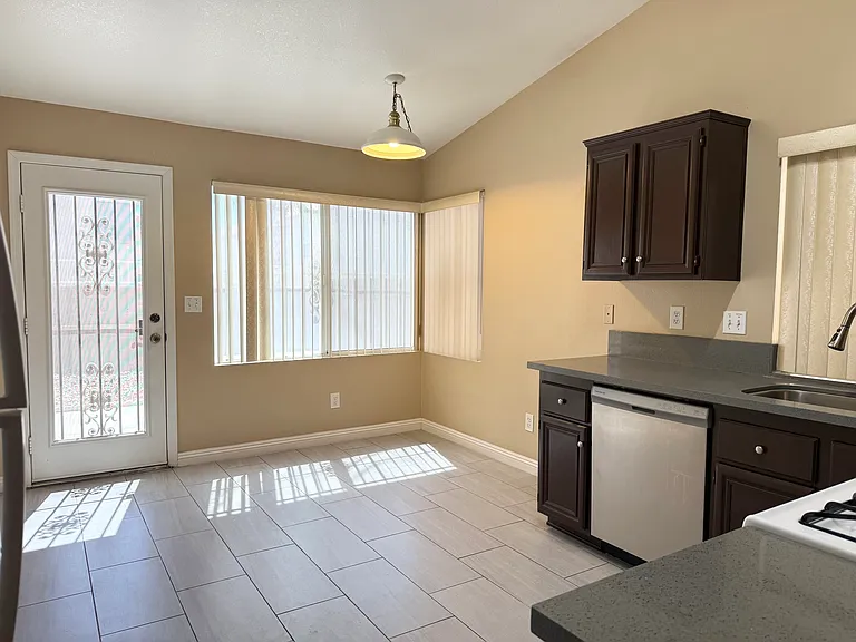 3568 Summerday Ct — Photo 8