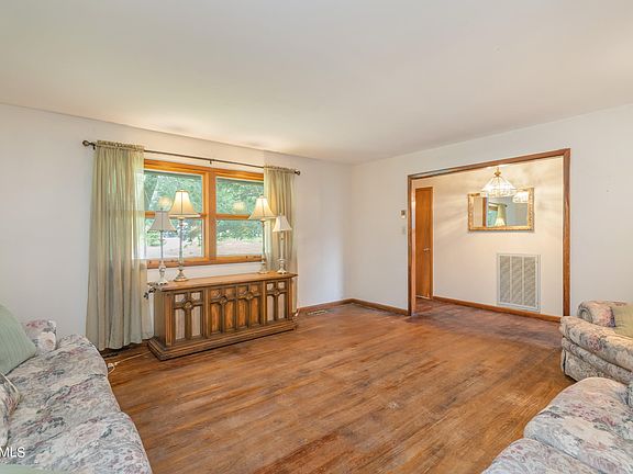 4th image of 4618 Elm View Dr