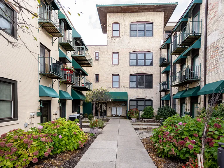 110 N Harbor Dr #104 — Photo 9