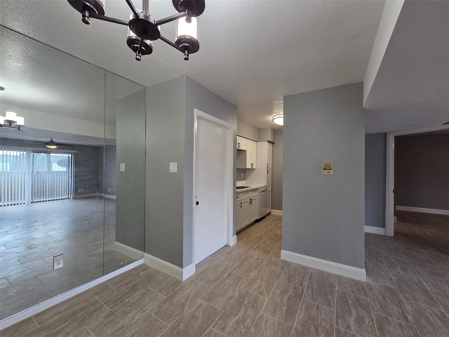 2 bed, 2.0 bath, 1092 sqft, $1,400 — Photo 1