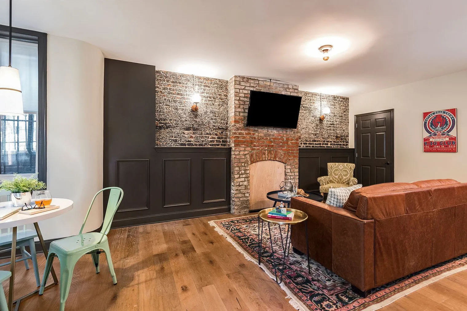 1 bed, 1.0 bath, 7459 sqft, $3,691 — Photo 2