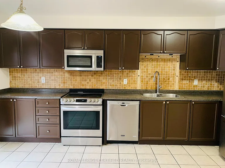 866 Shepherd Pl — Photo 4