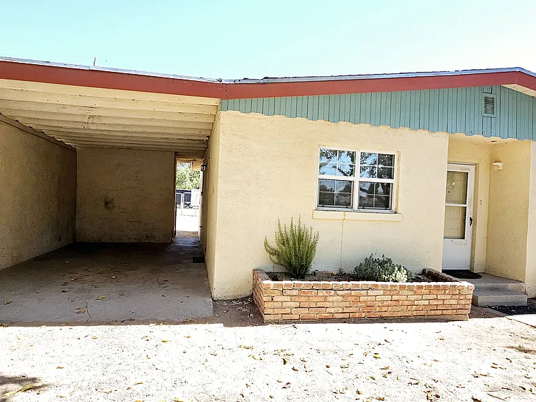 1120 N Miranda St — Photo 3
