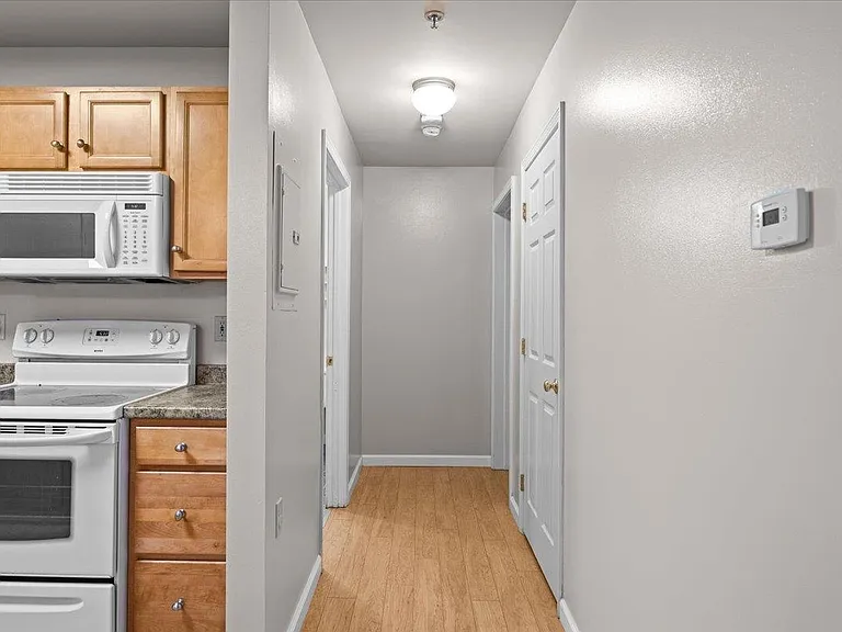 340 Hildred Dr — Photo 25