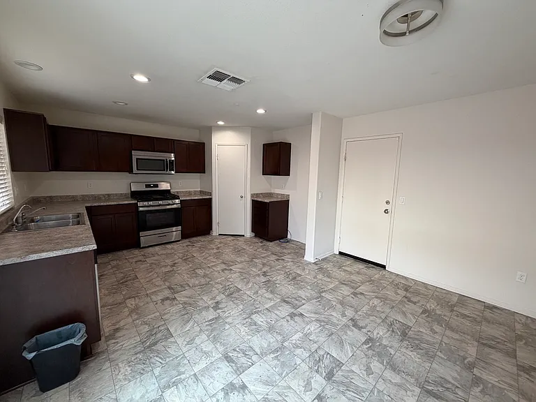 2309 Alejandro St — Photo 14