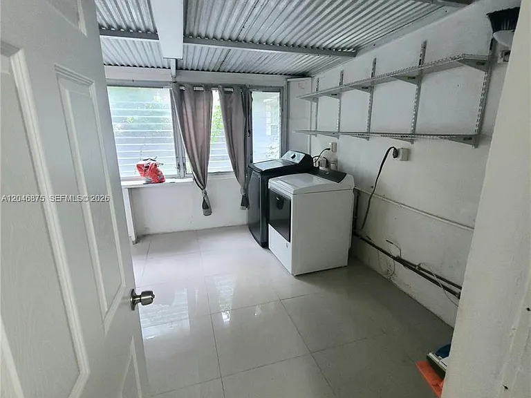 1132 Moffett St — Photo 22
