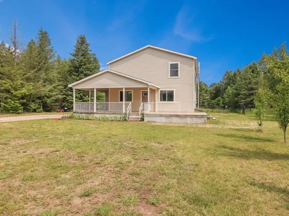 17646 Fewins Rd, Interlochen, MI 49643