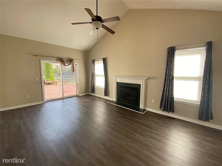 6710 Summerdale Ct E — Photo 22