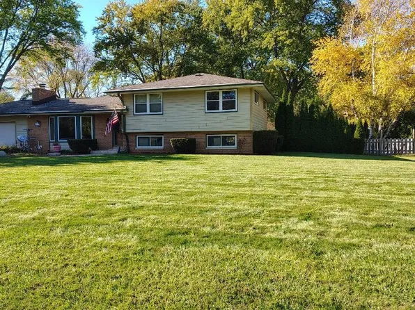3465 Nassau DRIVE, Brookfield, WI 53045