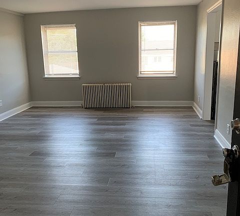 4th image of 14424 Morse St #E