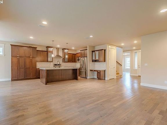 5th image of 10505 NW 31st Ave