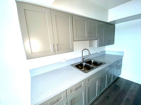 2nd image of 1740 College View Dr APT 8