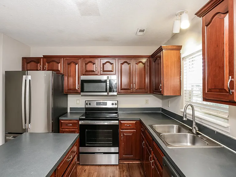 5805 Tanager Ln — Photo 7