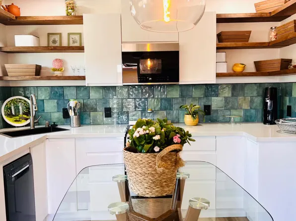 (undisclosed Address), San Diego, CA 92109