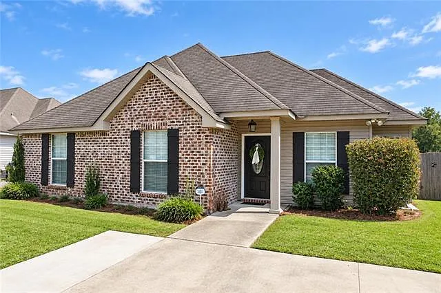 3 bed, 2.0 bath, 1400 sqft, $1,850 — Photo 1